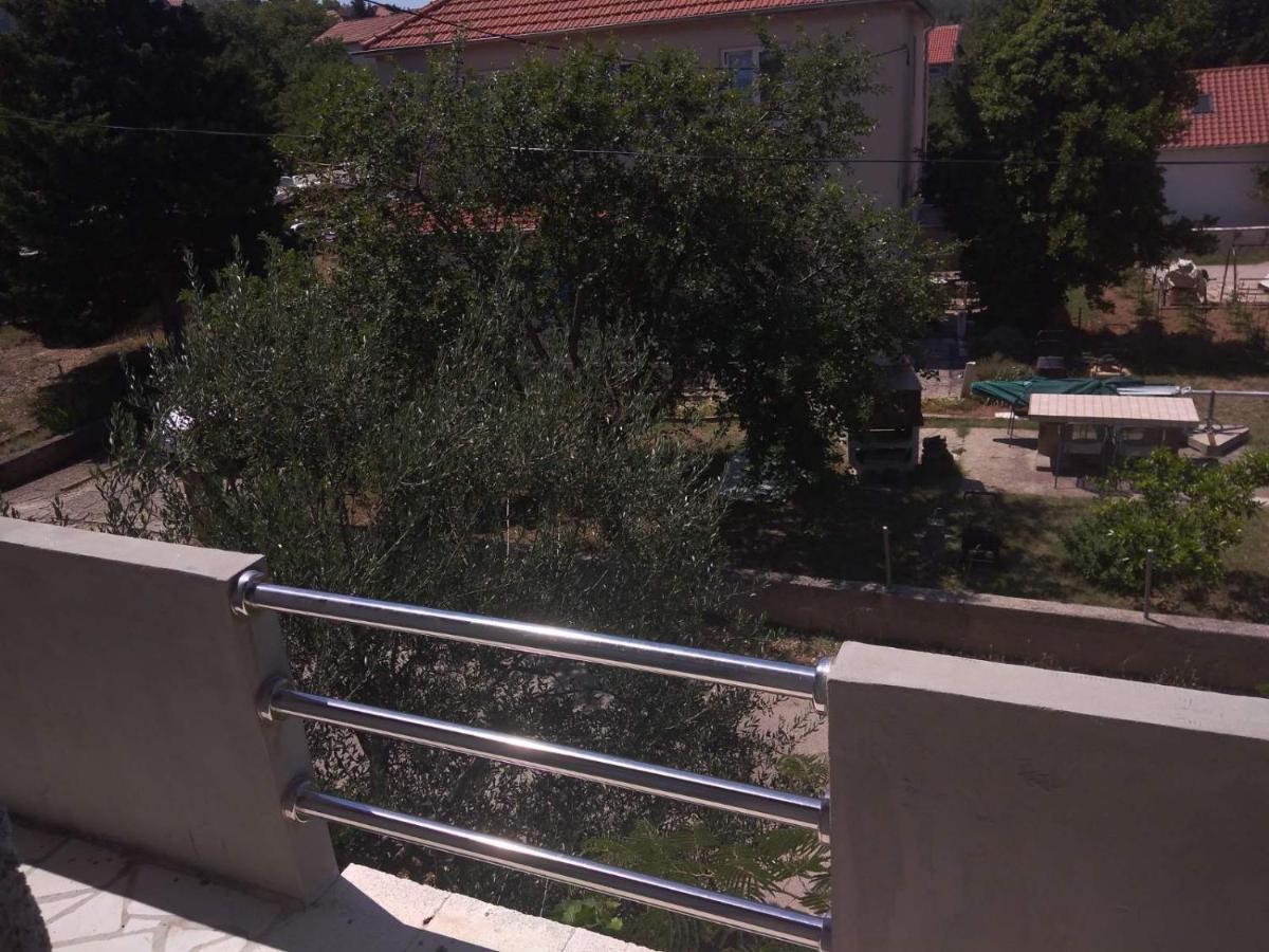 Apartment Zola Gornji Karin Exterior foto